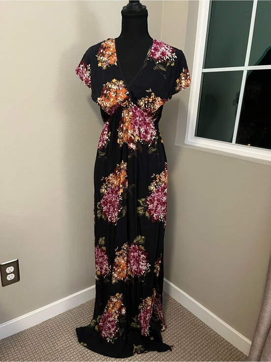 lovestitch Dresses & Skirts - NWOT LOVESTITCH Vintage Look Black Floral Maxi Dress